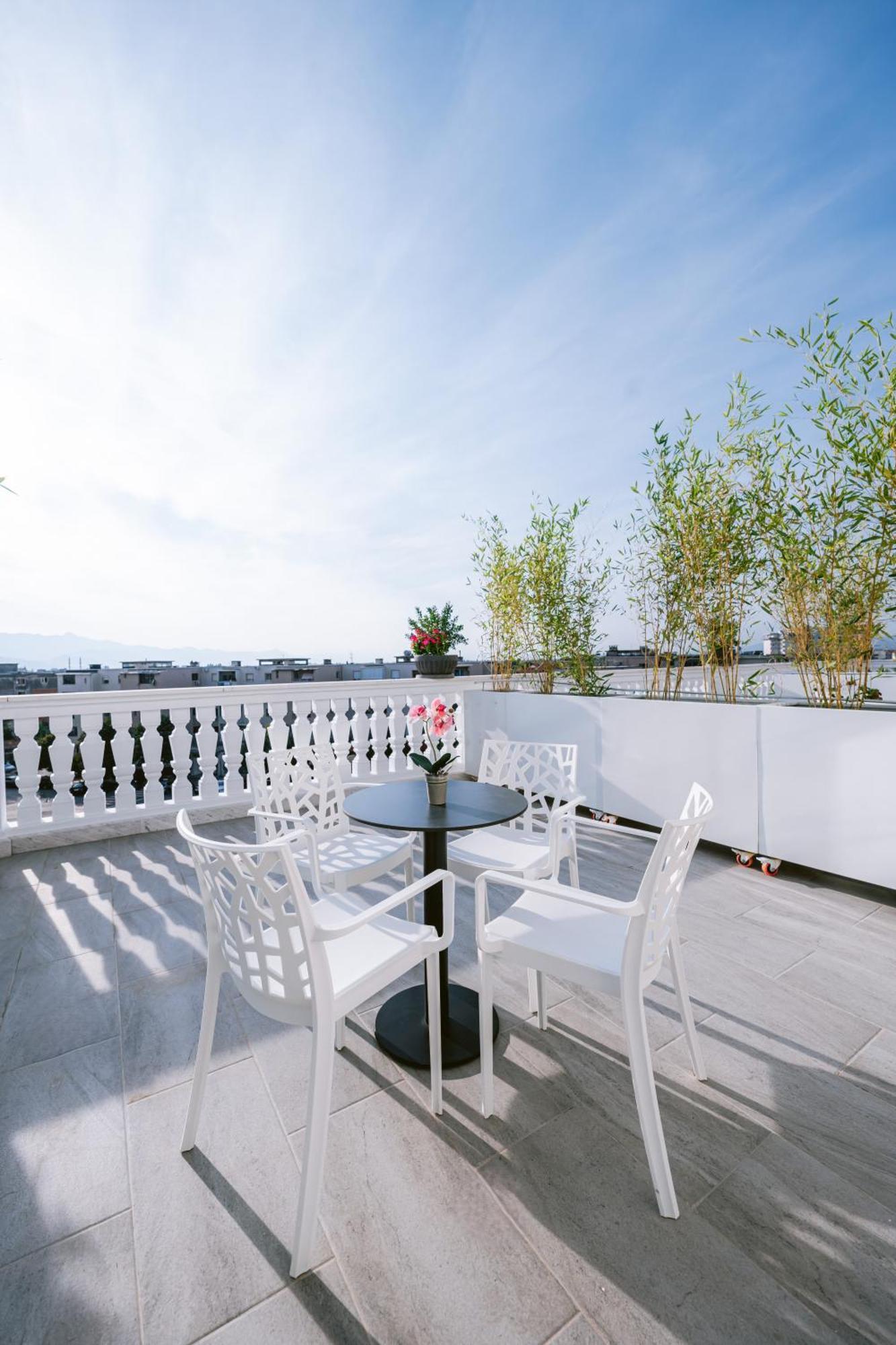 Tribute Hotel Shkoder Luaran gambar