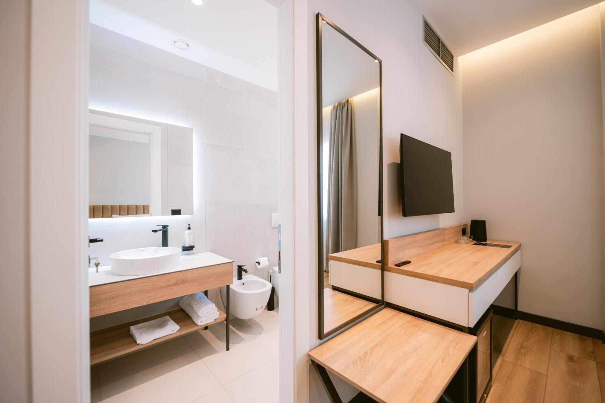 Tribute Hotel Shkoder Luaran gambar